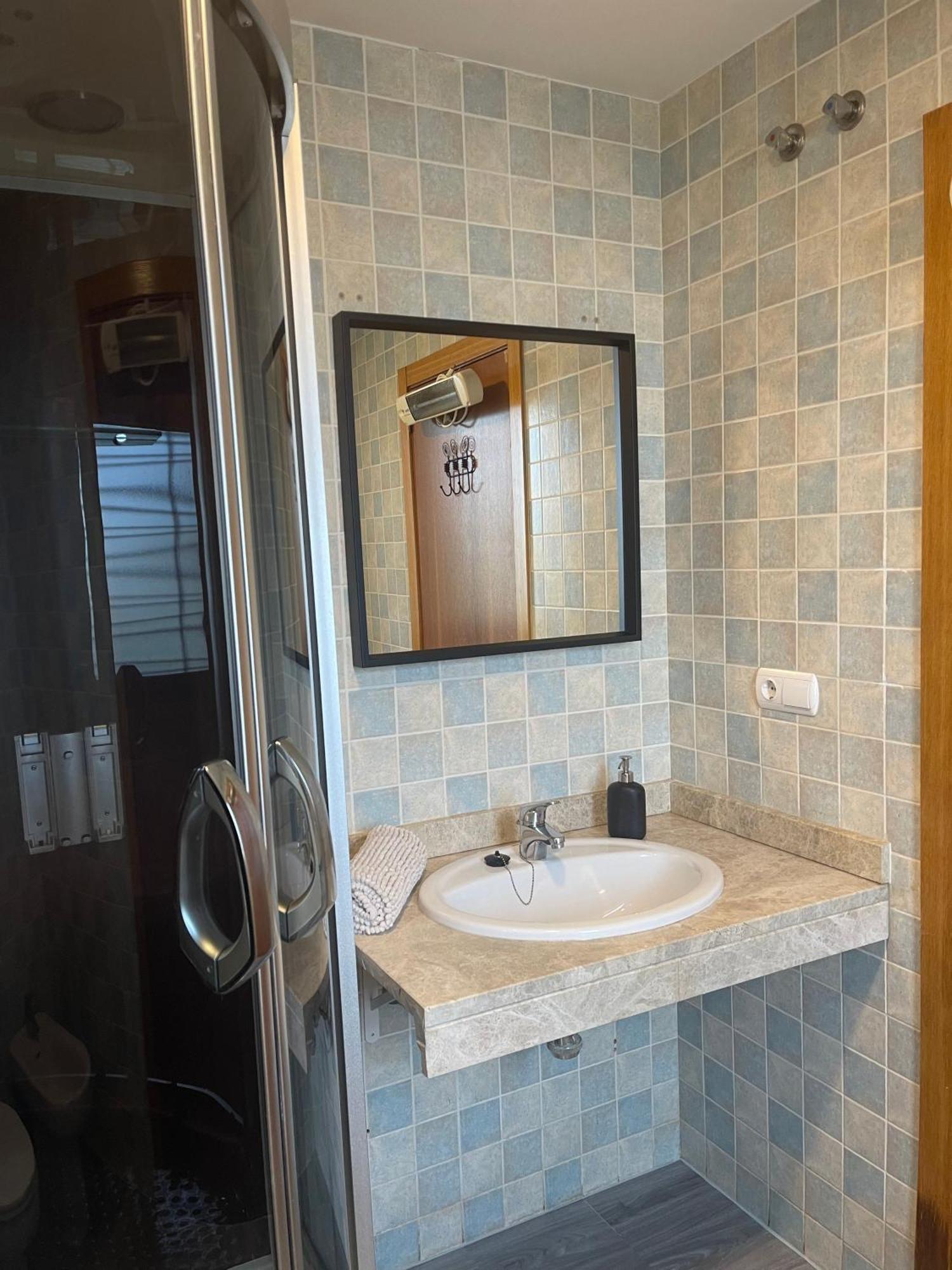 Stelarium-Suite Con Bano Privado En Casa Compartida-Uebica2 Mairena del Aljarafe Exterior photo